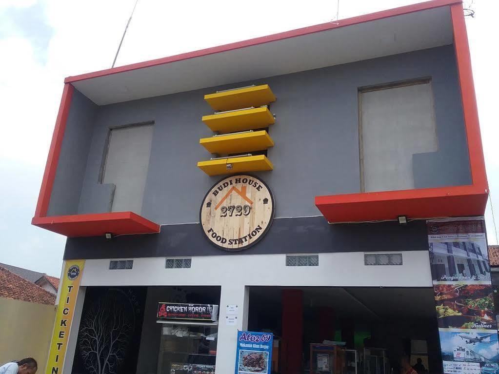 Budi House & Food Station Bandung Dış mekan fotoğraf