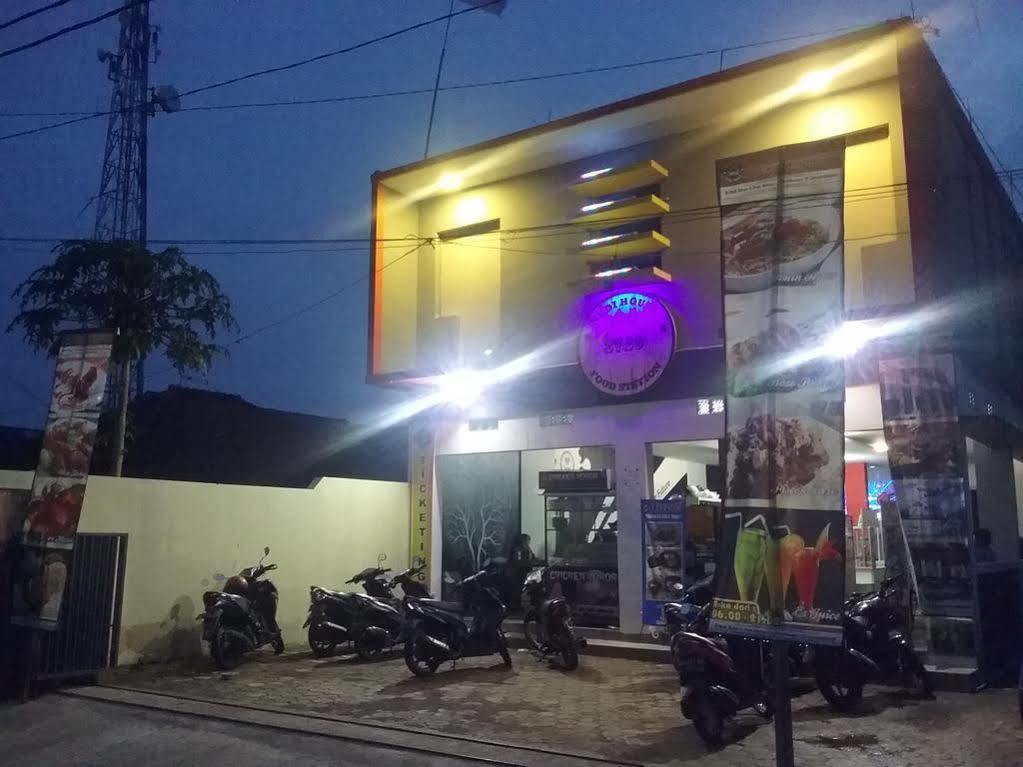 Budi House & Food Station Bandung Dış mekan fotoğraf