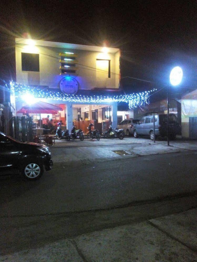 Budi House & Food Station Bandung Dış mekan fotoğraf